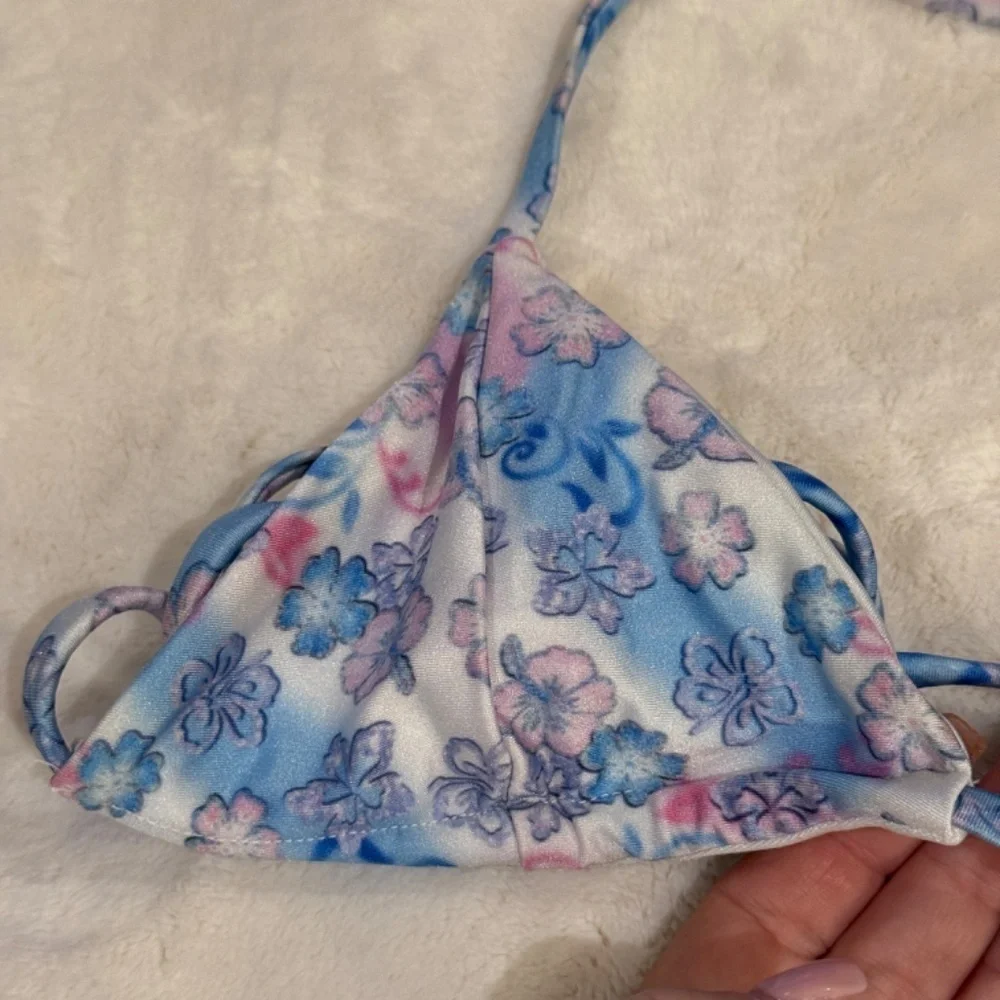 New! Frankie’s Bikinins Bikini Triangle Top floral city of angels 31423